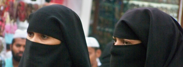 Taliban strammer lovgivningen: Forbyder kvindestemmer i offentligheden og øjenkontakt med kvinder
