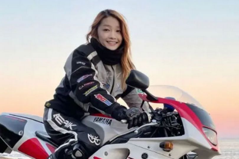 Fans i chok: Ung kvindelig motorcykelstjerne er en 50-årig mand