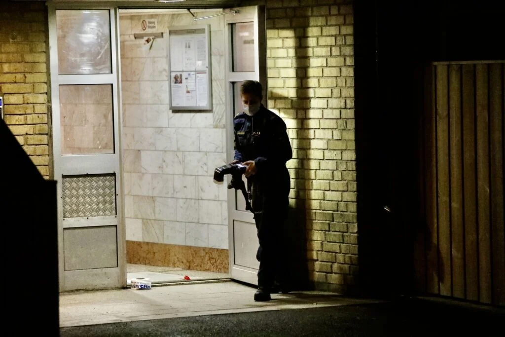 15-årig hastet til hospitalet efter mordforsøg