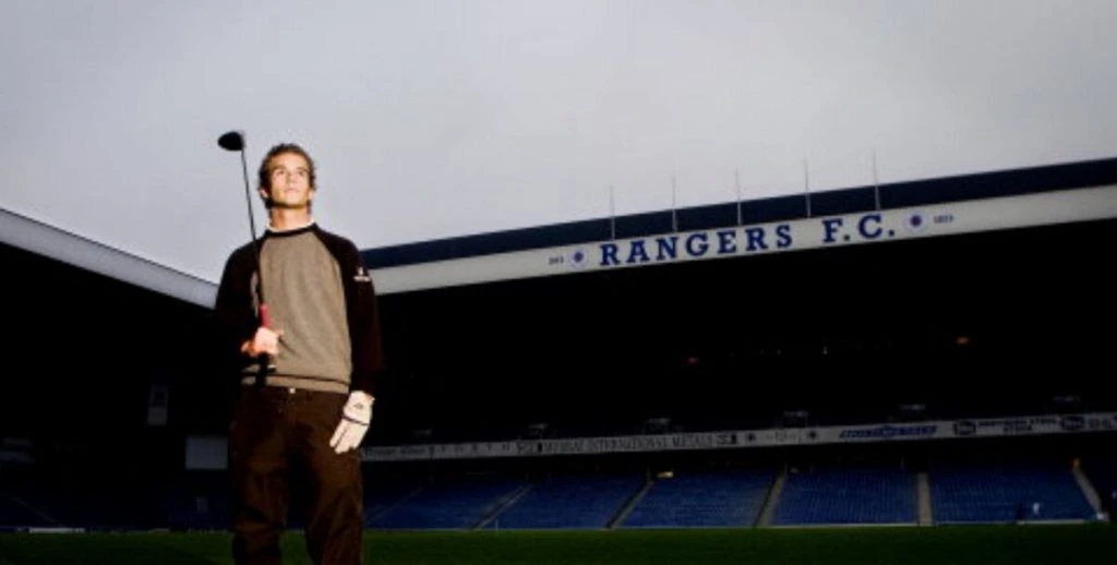 Laudrup-chok: Flytter fra konen