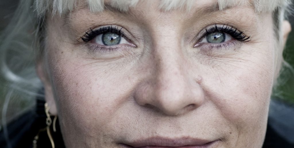 Signe Lindkvist bryder pludseligt ud i gråd: Du gætter ALDRIG den rørende årsag