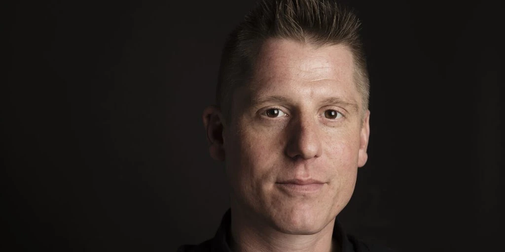 Mangeårig kollega reagerer på Robert Hansen: VI snakker ikke mere – men han kan bare ringe