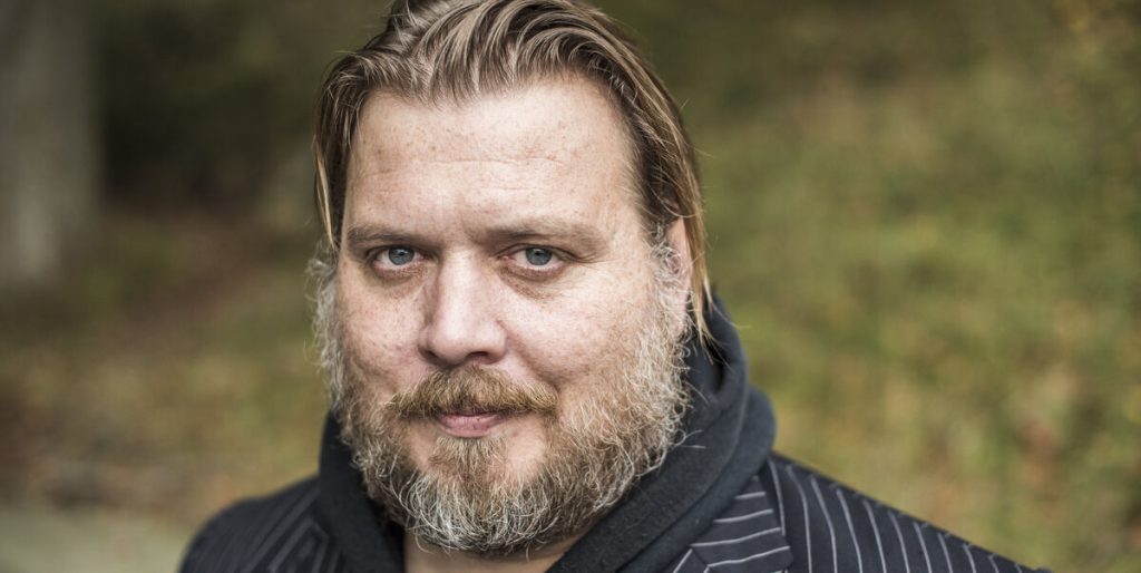 Nicolas Bro har aldrig før åbnet op om sit alkoholmisbrug: For første gang nogensinde bryder han tavsheden