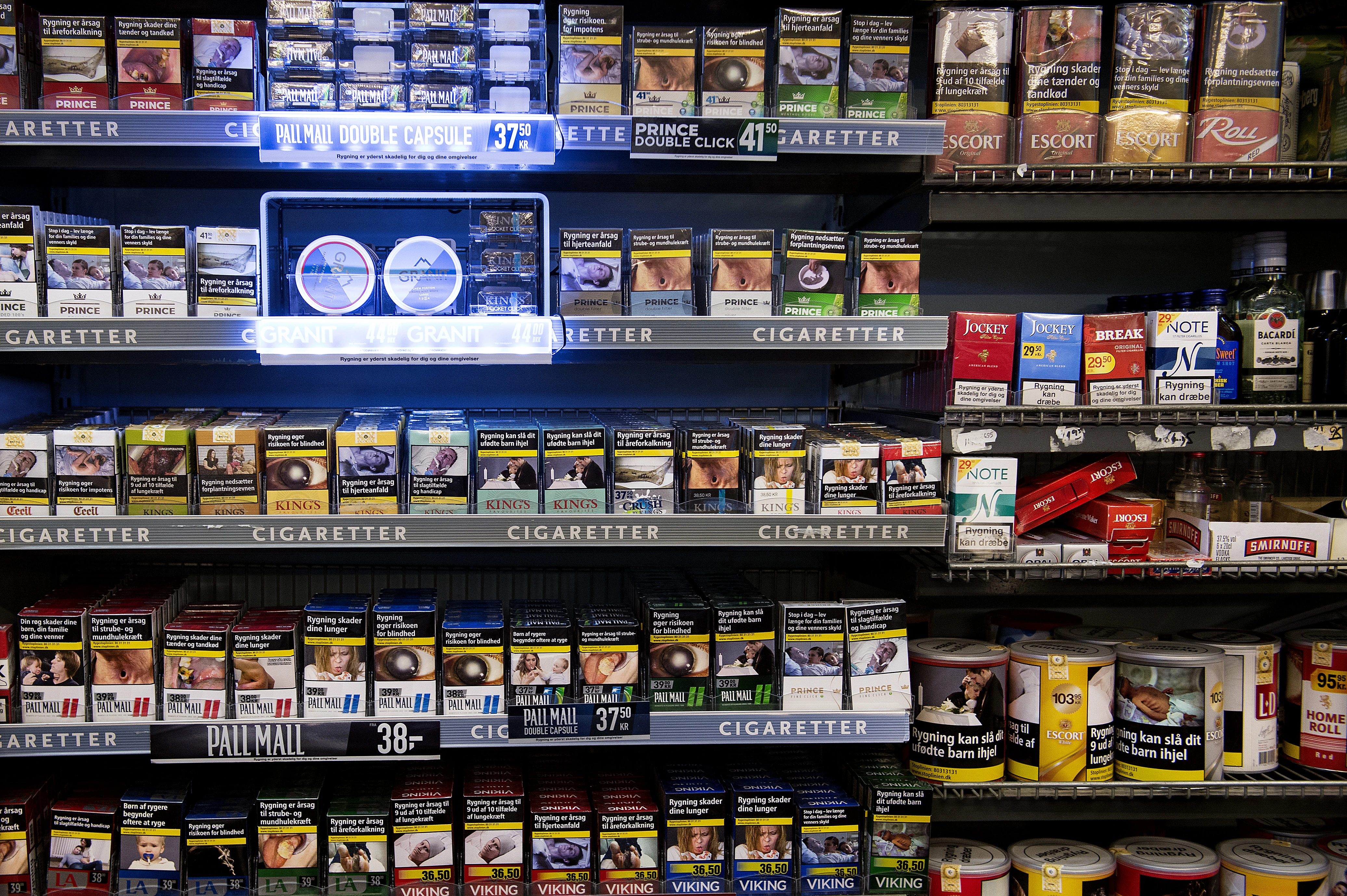 Danske supermarkedskonkurrenter går sammen: ‘Væk med cigaretterne’