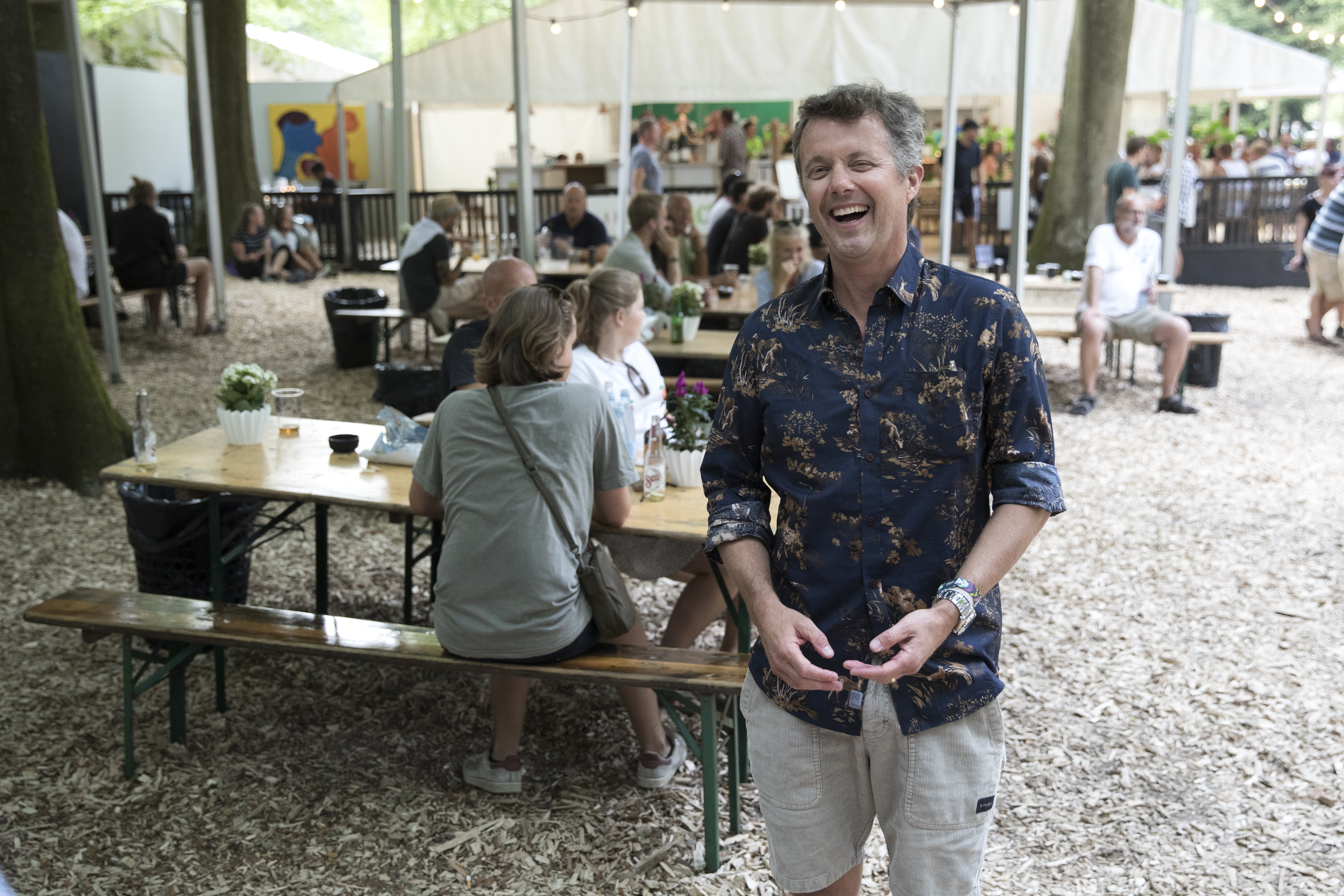 Se video: ​Kronprins Frederik tog fusen på alle – gik på scenen foran måbende festivalgæster