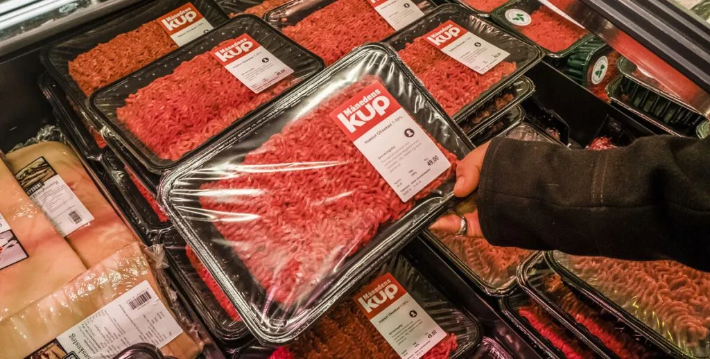 Kunder i uhørt hemmelig fusk: Nu tager købmand konsekvensen