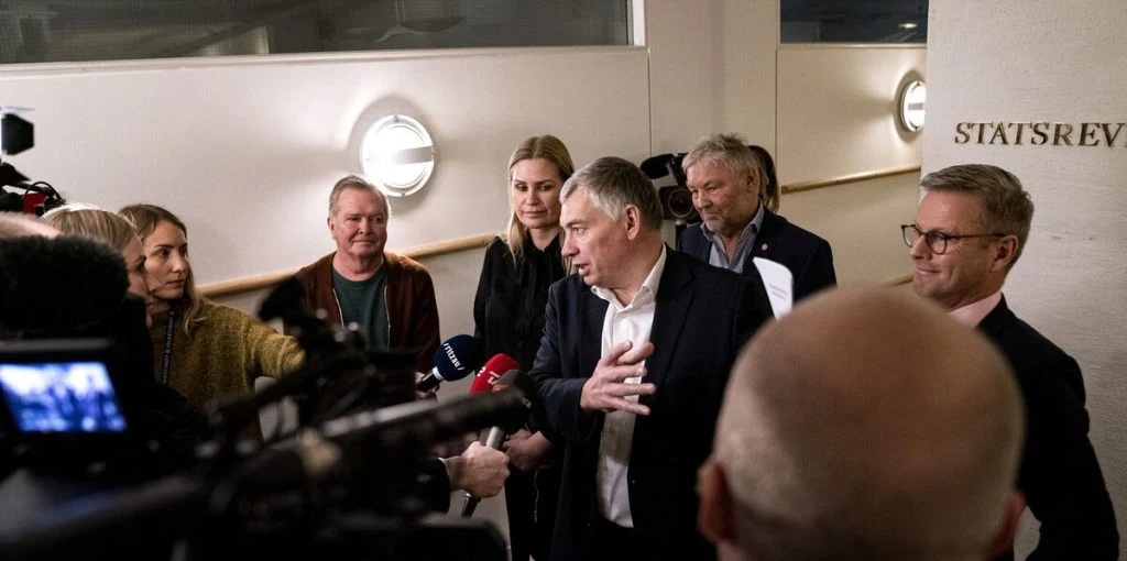 Stor profil forlader parti efter 37 år: “Større radikal krænkelseskontrovers”