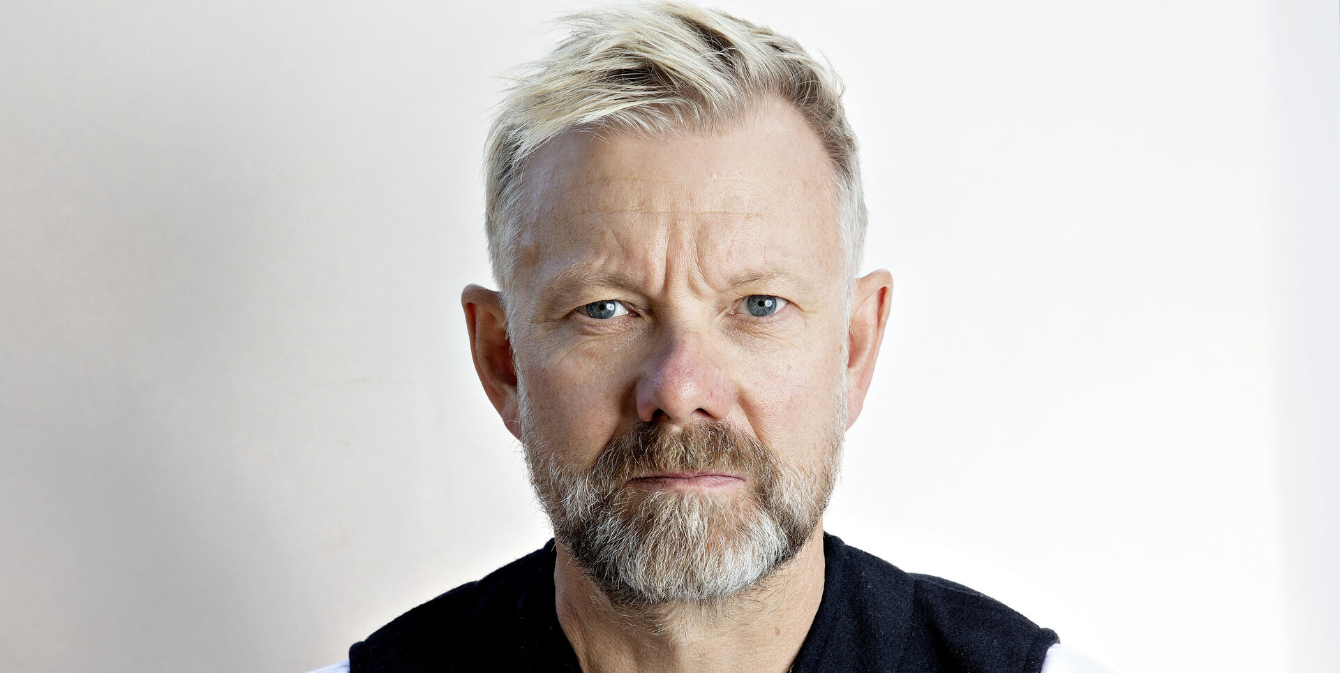 Efter mystik: Casper Christensen og forsidefrue gør det nu officielt