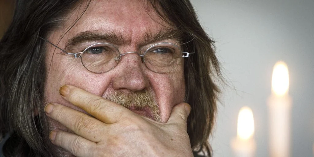Skovler penge ind: Så meget har Johnny Madsen tjent