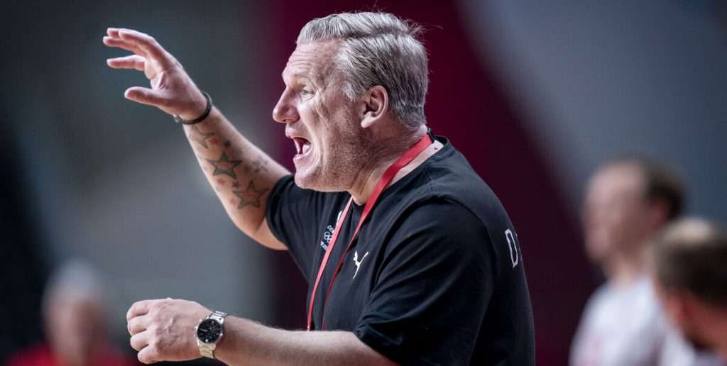 Kort efter stor triumf uden sygemeldte Mikkel Hansen: Nu taler Nikolaj Jacobsen ud