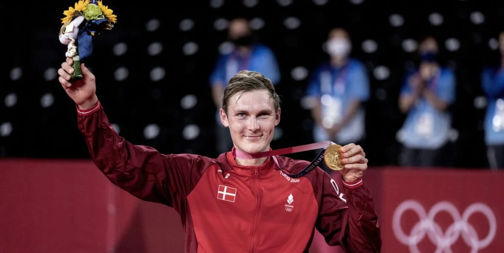 Kan Viktor Axelsen eller Mikkel Hansen gøre det? Så mange OL-guldmedaljer spås Danmark at vinde