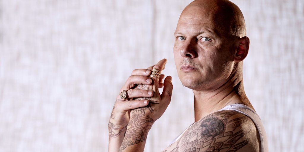 Jim Lyngvild åbner skole for bestemte børn: Eleverne skal kalde mig for troldmand