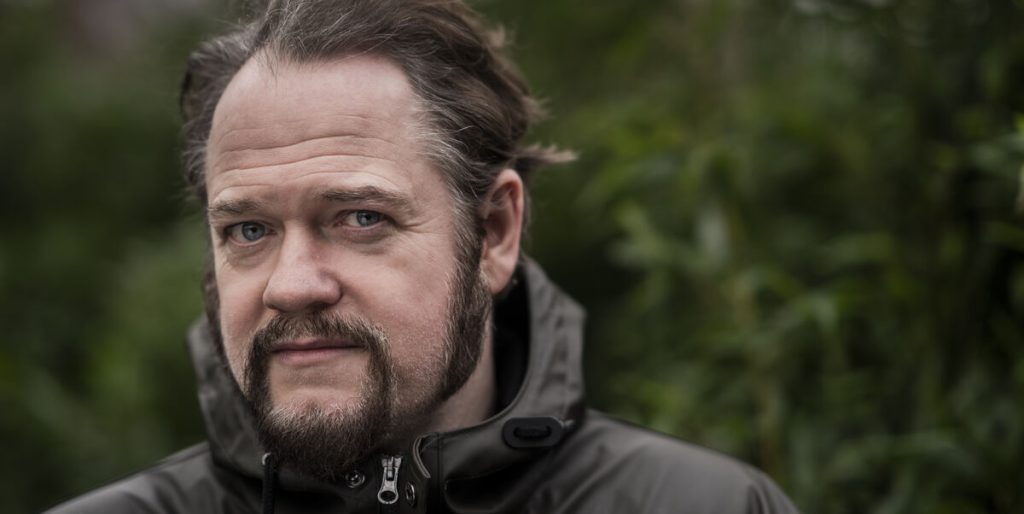 Esben Dalgaard overrasker med helt nyt look: Se billederne her