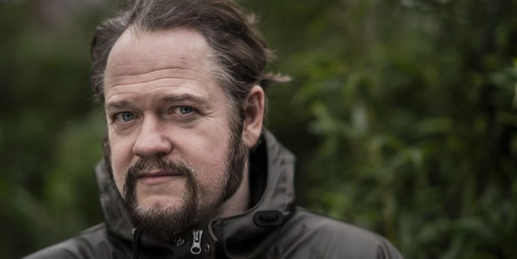 Esben Dalgaard overrasker med helt nyt look: Se billederne her