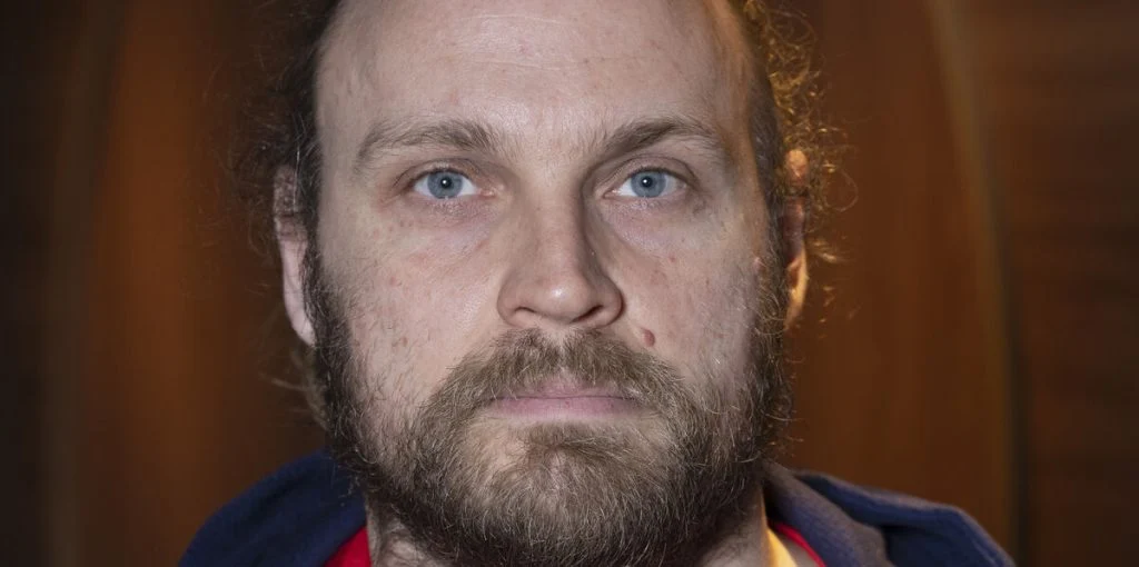 Henrik Møllgaard har set en trist tendens: Nu deler han ærlige ord