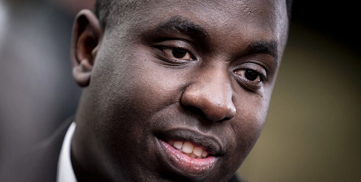 Melvin Kakooza overrasker og scorer nyt job