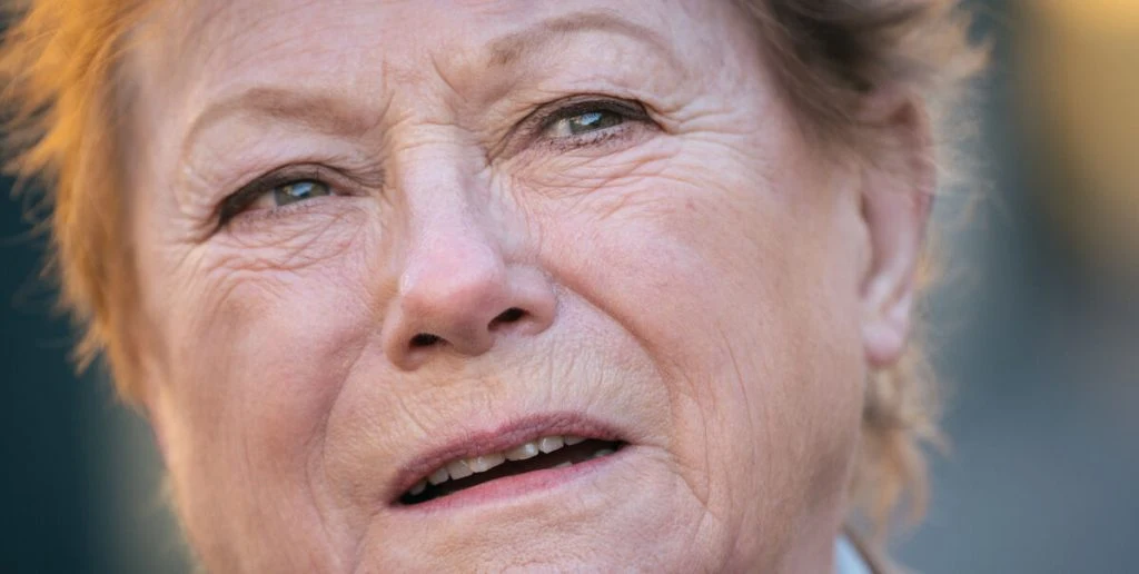 Nu giver Lisbeth Dahl langt om længe svar på det mange danskere har ventet på