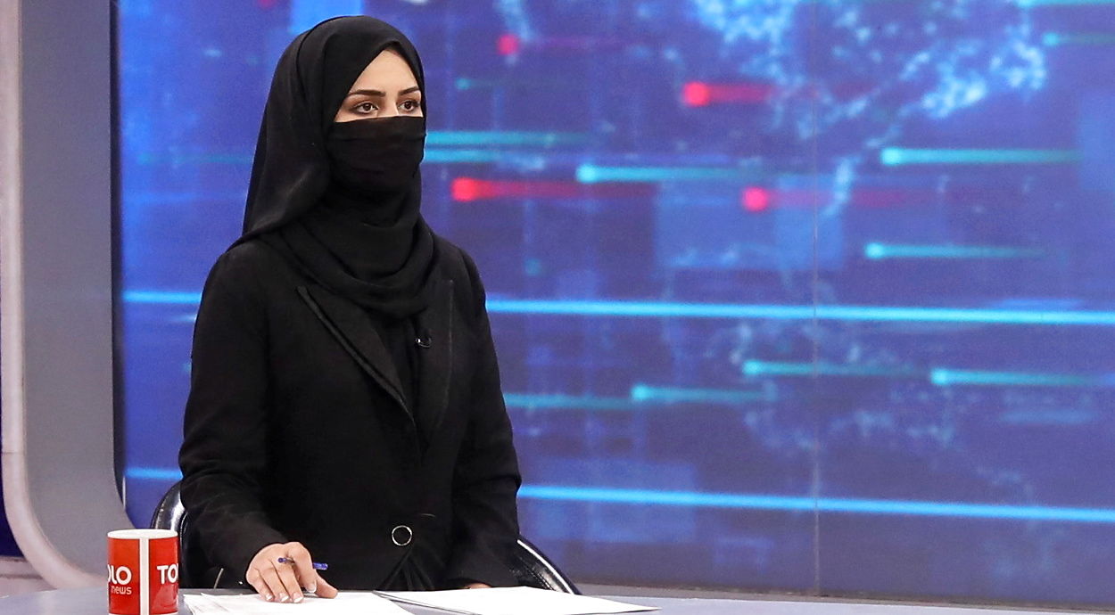 Taliban får sin vilje: Kvindelige studieværter risikerer fyring