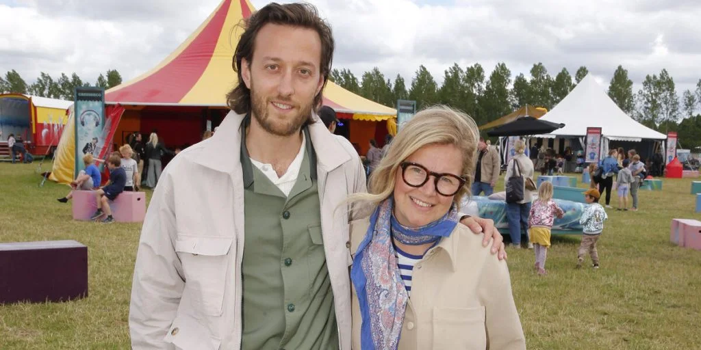Esben Bjerres kone for retten: Inviteret til tage stoffer intimt sted