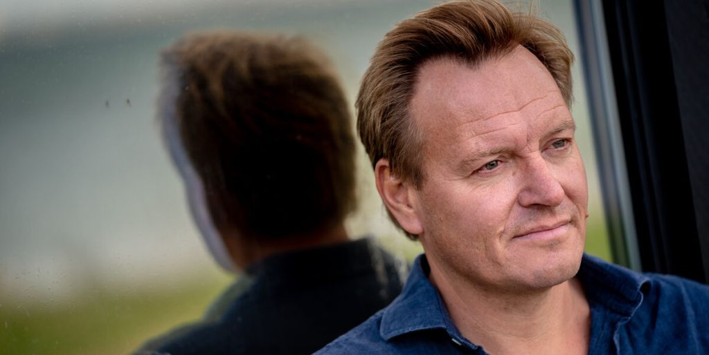 Rasmus Tantholdt deler bekymrende afsløring om privatlivet: Nødt til at have sikkerhedsvagter