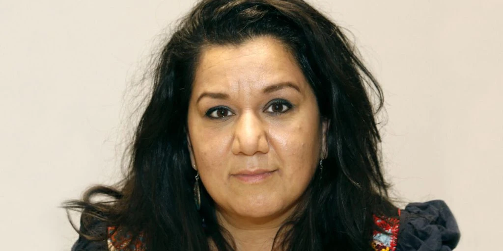 Simi Jan modtager utrolig besked fra en fremmed mand: Sekunder efter er hun opløst i tårer