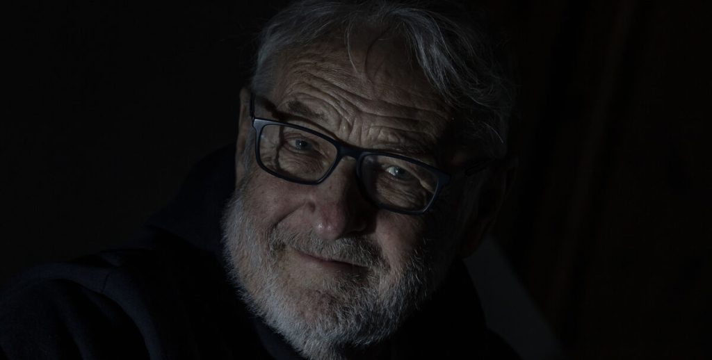 Niels Hausgaard råber op