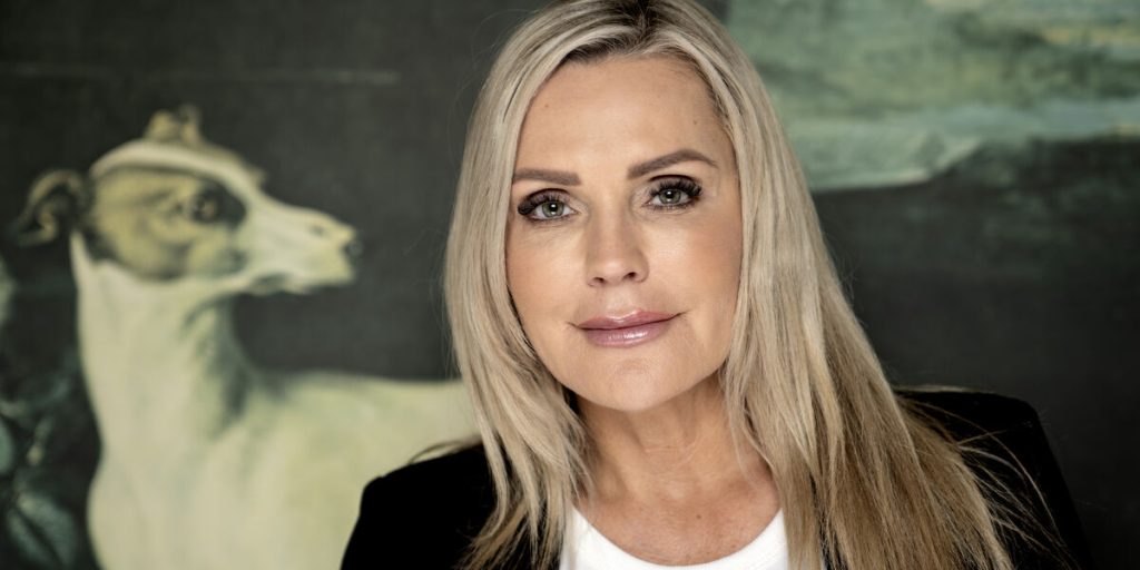 Janni Ree er færdig med ældre mænd: “Jeg skal have noget ungt kød”