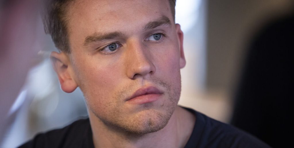 Simon Pytlick tog Danmark med storm: Nu åbner han op om barsk fortid