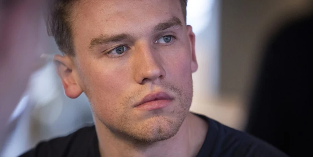 Simon Pytlick tog Danmark med storm: Nu åbner han op om barsk fortid