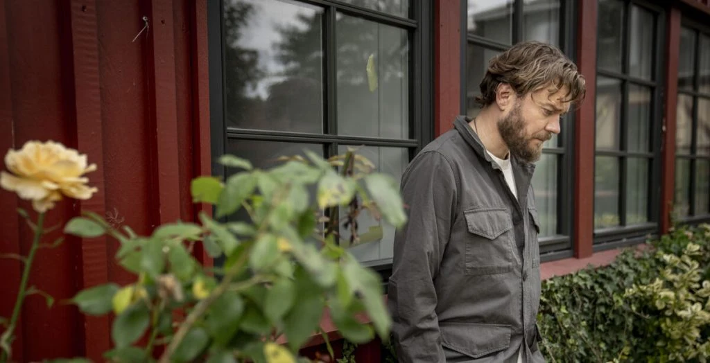 Pilou Asbæk politianmeldt: Nu reagerer kvinden, der sendte anmeldelsen