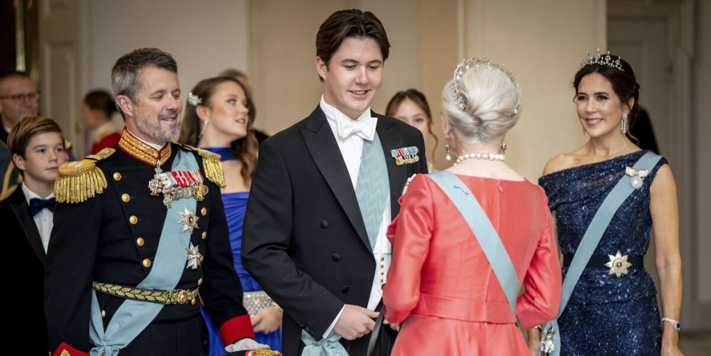 Dagen efter bal på slottet: Nu udsender Kongehuset en efterlysning