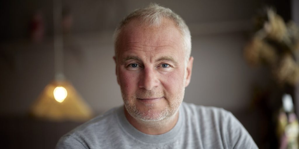 Uffe Holms vilde bytur tog en uventet drejning: “Jeg er jo en gang blevet gift med en mand”