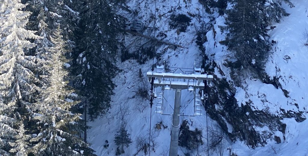 Dansk familie hastet til hospitalet efter tragisk ulykke i skisportsområde: Nu er der glædeligt nyt