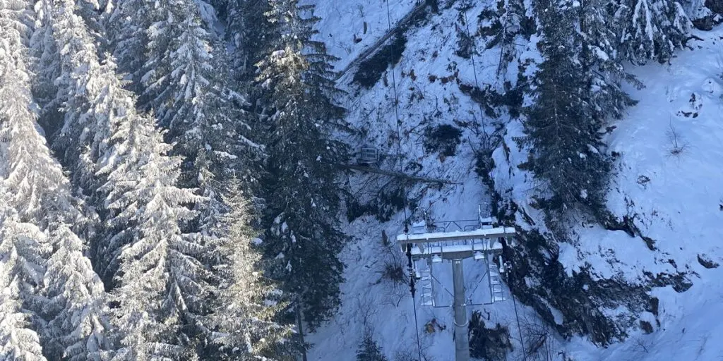 Efter tragisk ulykke i skisportsområde: Nu er der nyt om den 49-årige danskers kritiske tilstand