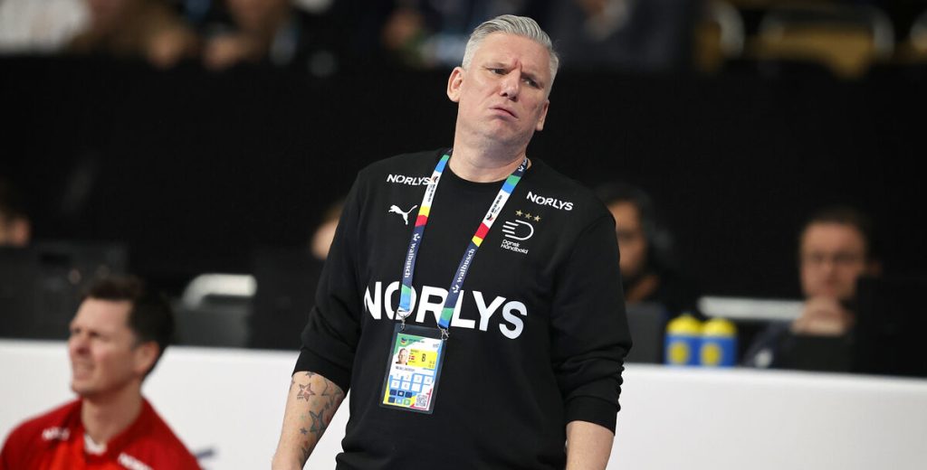 En detalje vækkede særlig opsigt midt under kampen: Nu taler Nikolaj Jacobsen ud