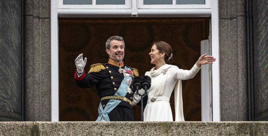 Kong Frederik afslører detaljer om ægteskabet med Mary