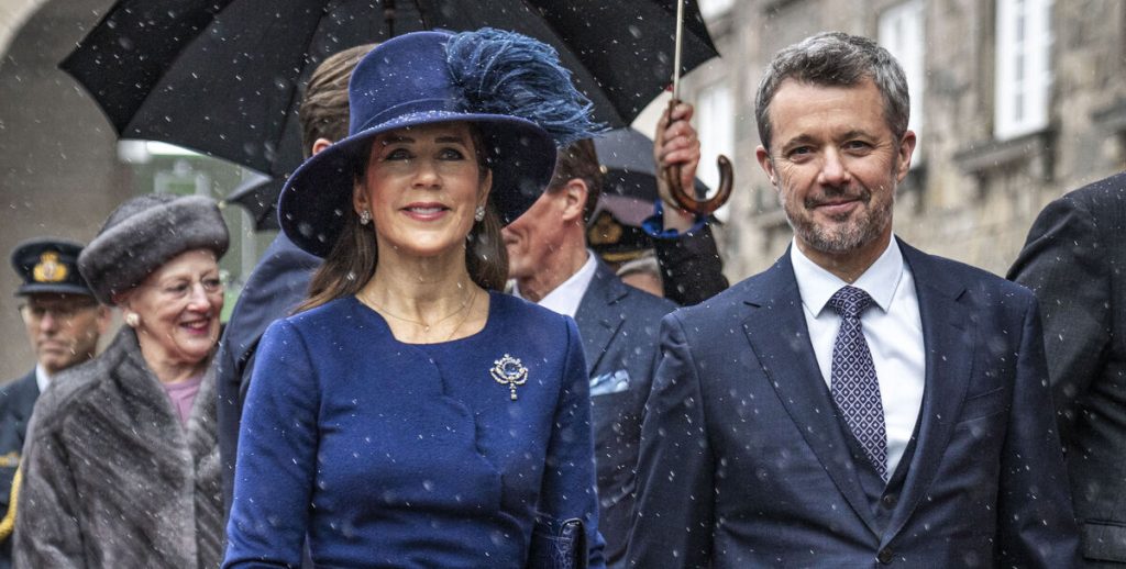 Den 18 marts sker det for første gang for kong Frederik og dronning Mary