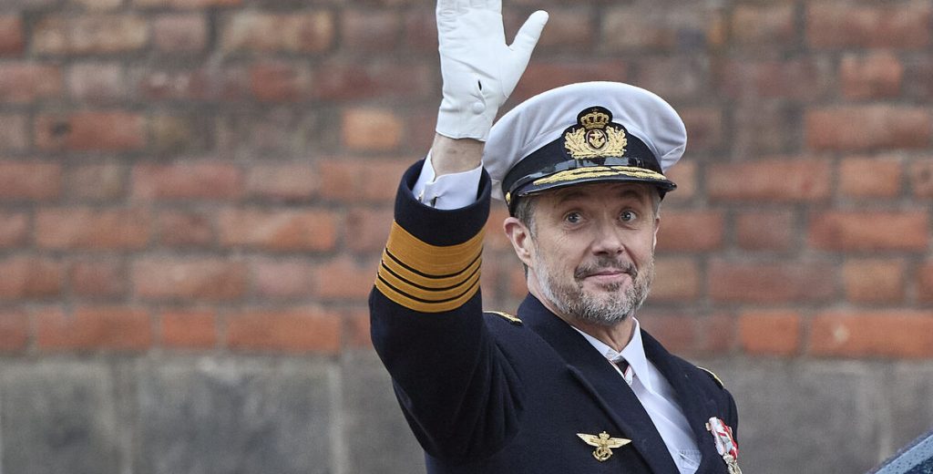 Bag de lukkede døre: Nyt opslag viser særlig gæst hos kong Frederik