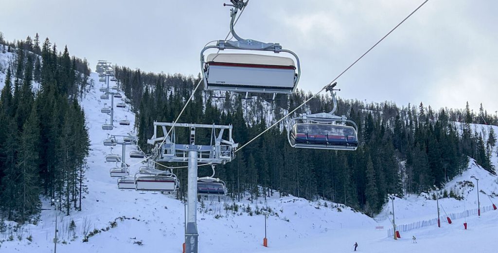 2 danske børn blev hastet til hospitalet efter tragisk ulykke i skisportsområde: Nu er der nyt