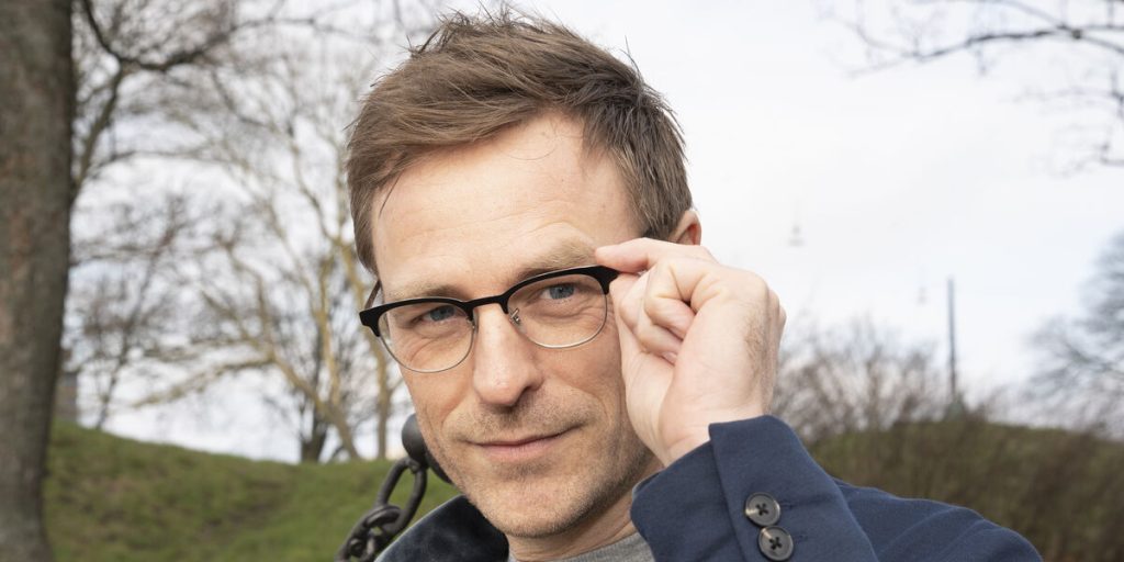Kristian Bech rækker ud til danskerne: Det kan muligvis være dig