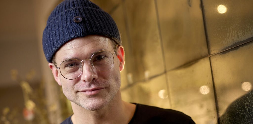 Silas Holst i strid modvind: Taber flere millioner på projekt