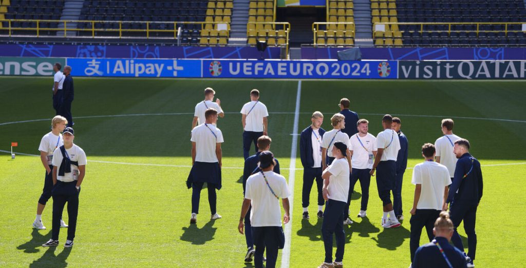 Kort før EM-ottendedelsfinale: Danmark straffet