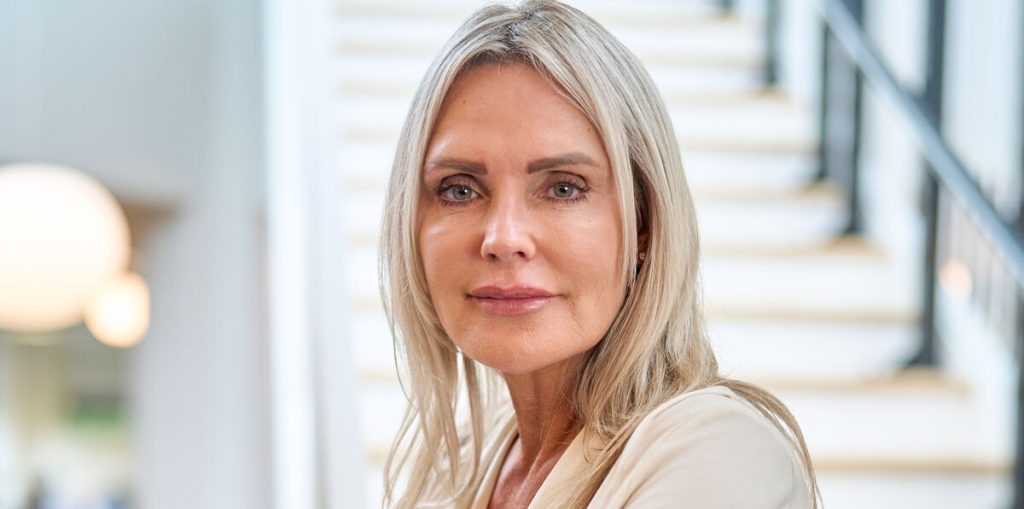 Hvem havde troet det? Janni Ree nyder at være et ukendt ansigt