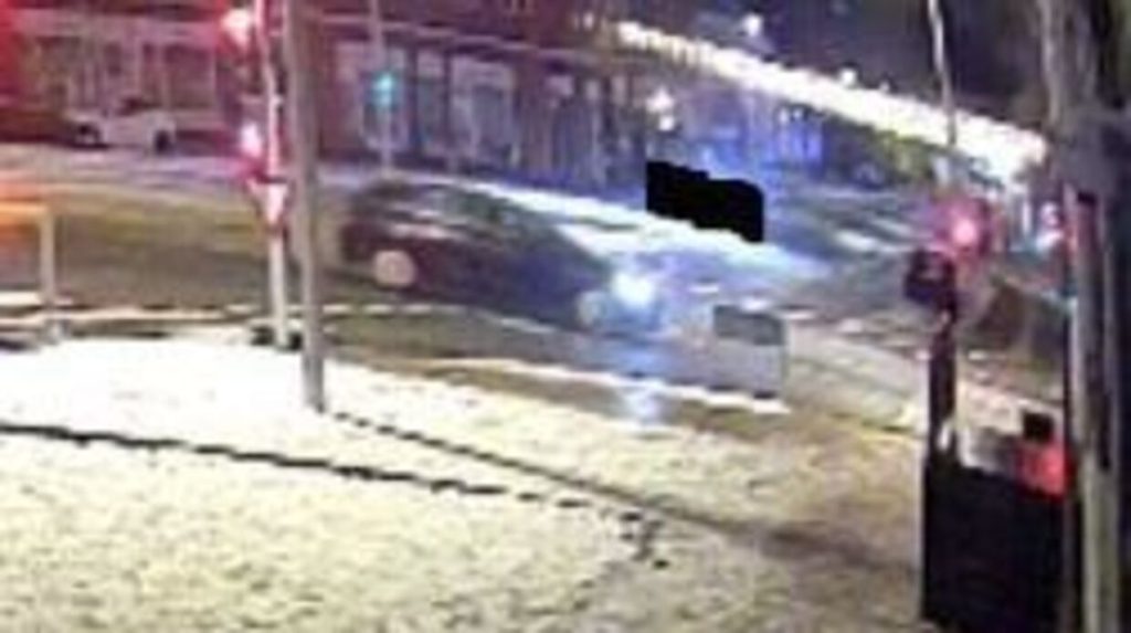 Politiet beder om hjælp efter uhyggelig episode med dødelig udgang: Efterlyser denne bil