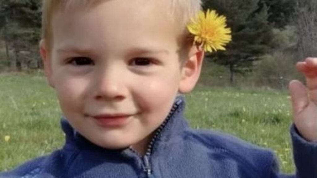 Mysteriet om 2-årige Èmile fortsætter: Politiet deler uhyggelige teorier