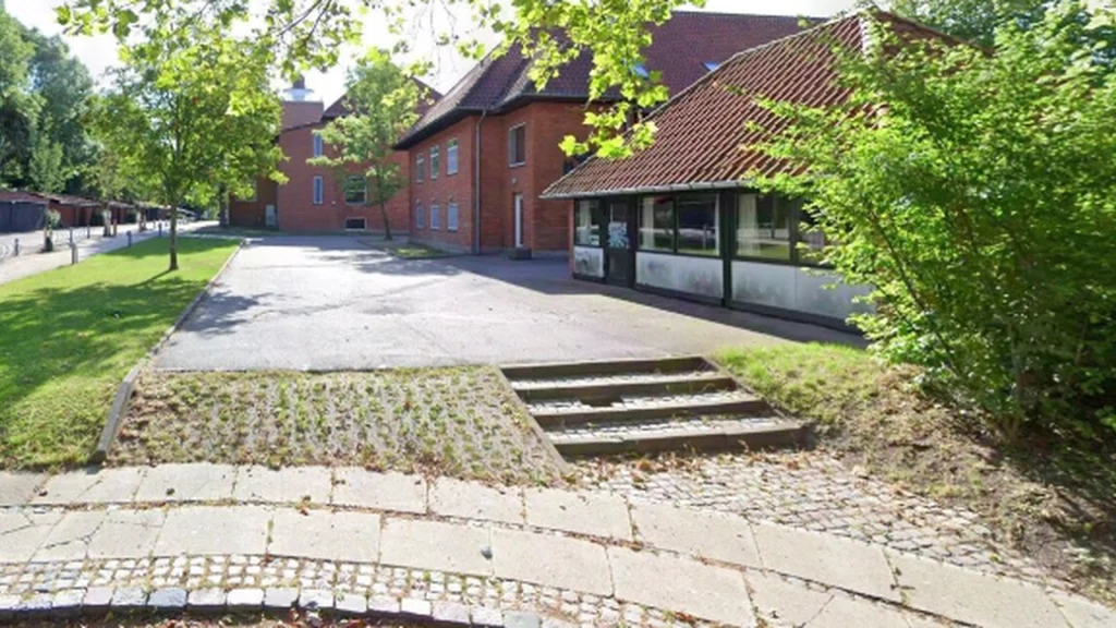 Overgrebssag mod mindreårig pige på dansk skole vækker undren: 1 spørgsmål går igen og igen