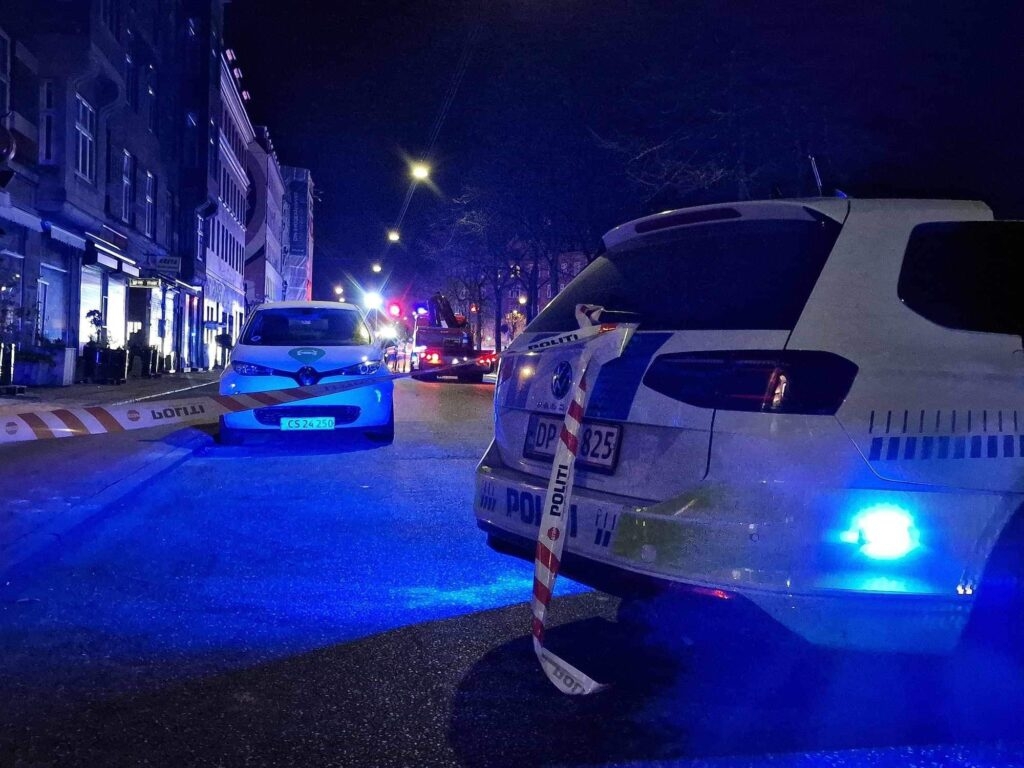 Uhyggelig episode natten til onsdag i Københavns gader: 4 politibetjente hastet på hospitalet