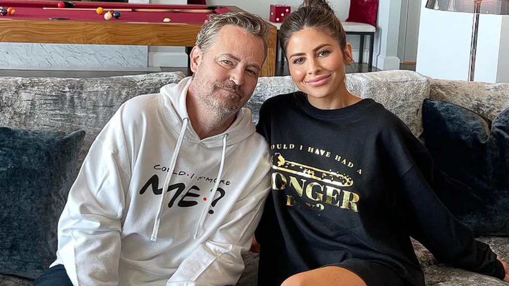 Hun fandt Matthew Perrys lig: Nu bryder hun tavsheden