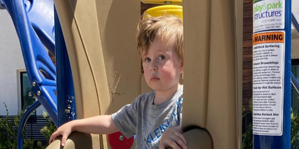 5-årig autistisk dreng var bange for at gå ud: Ikonisk julefilm ændrede alt for ham