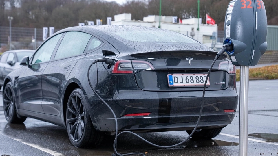 Tesla-ejer i chok over batterifejl til 112.000 kroner: Du tror ikke dine egne øjne, når du ser hvad problemet var